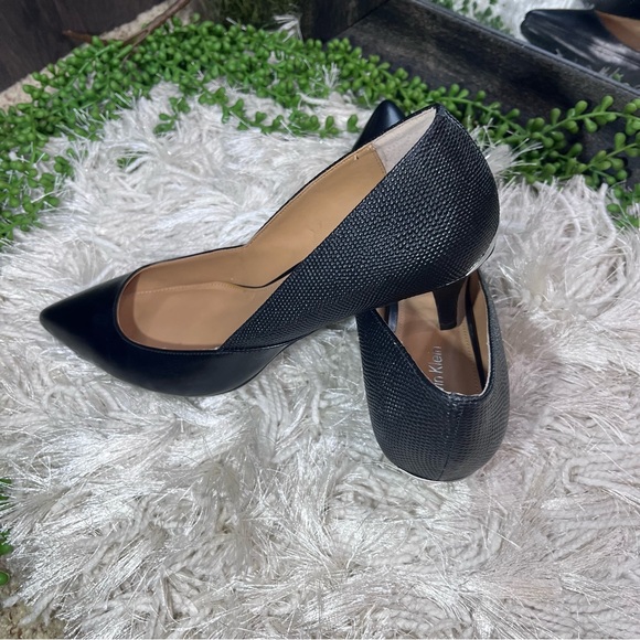 -NWOT Calvin Klein Patna Heeled Pump Size 9.5 - Picture 3 of 16